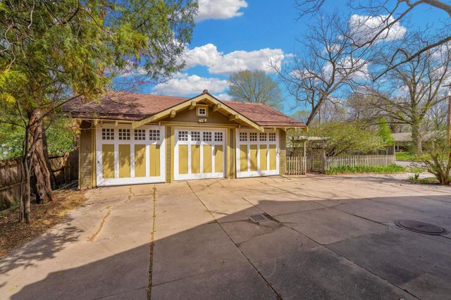 3342 Country Club Pl, Wichita, KS 67208