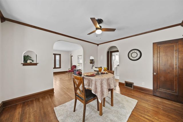 715 Woodlawn Avenue, Jackson, MI 49203