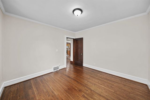 715 Woodlawn Avenue, Jackson, MI 49203