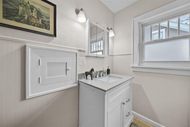 715 Woodlawn Avenue, Jackson, MI 49203