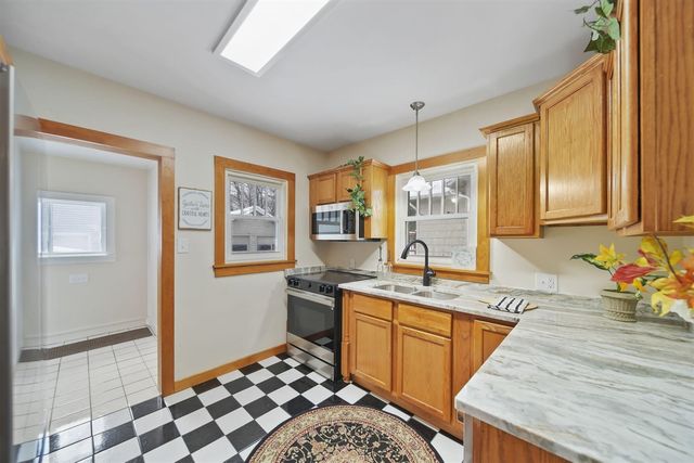 715 Woodlawn Avenue, Jackson, MI 49203