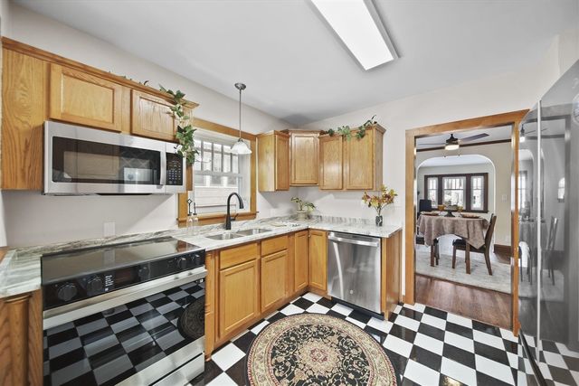 715 Woodlawn Avenue, Jackson, MI 49203