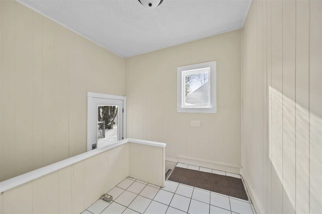 715 Woodlawn Avenue, Jackson, MI 49203