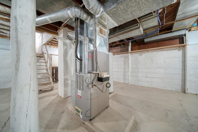 715 Woodlawn Avenue, Jackson, MI 49203