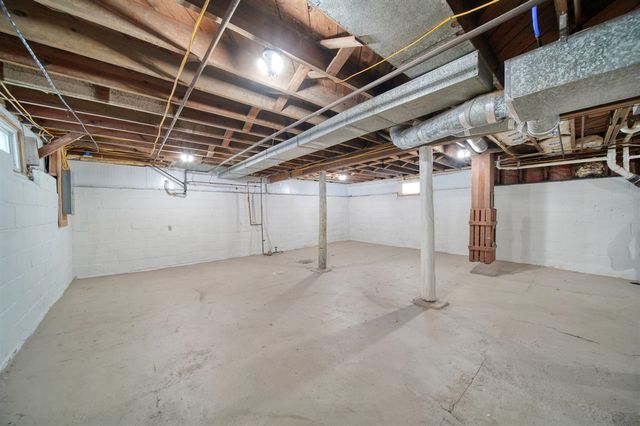 715 Woodlawn Avenue, Jackson, MI 49203