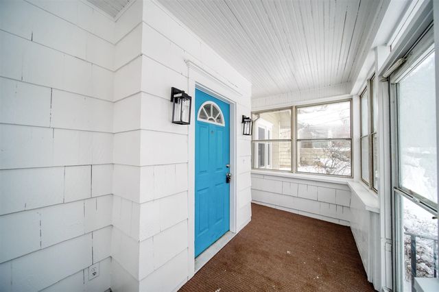 715 Woodlawn Avenue, Jackson, MI 49203