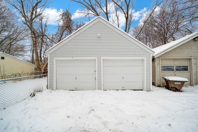 715 Woodlawn Avenue, Jackson, MI 49203