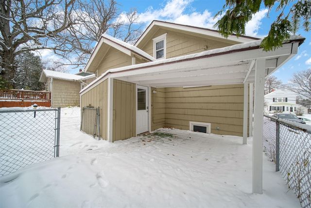 715 Woodlawn Avenue, Jackson, MI 49203