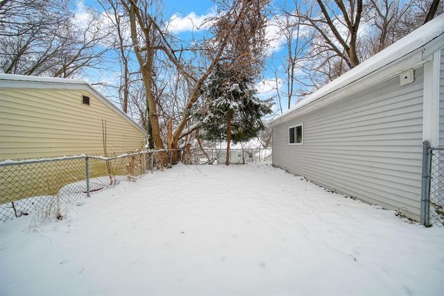 715 Woodlawn Avenue, Jackson, MI 49203