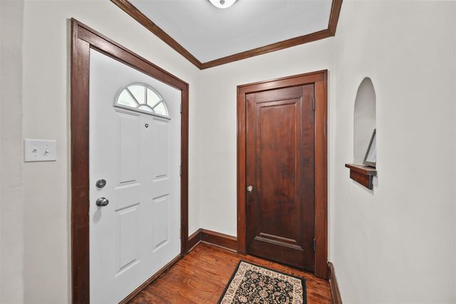 715 Woodlawn Avenue, Jackson, MI 49203