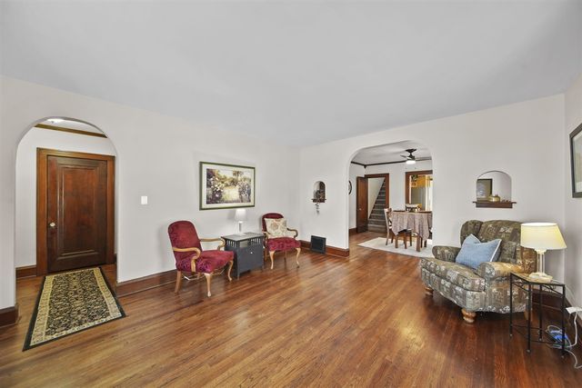 715 Woodlawn Avenue, Jackson, MI 49203