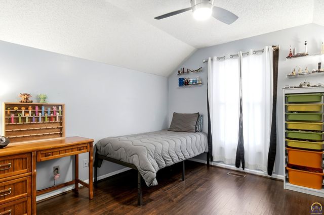 3456 SW Brandywine CT, Topeka, KS 66614