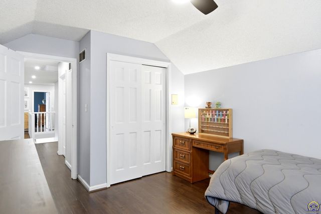 3456 SW Brandywine CT, Topeka, KS 66614