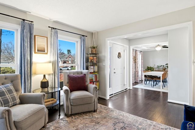 3456 SW Brandywine CT, Topeka, KS 66614