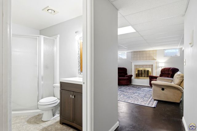 3456 SW Brandywine CT, Topeka, KS 66614