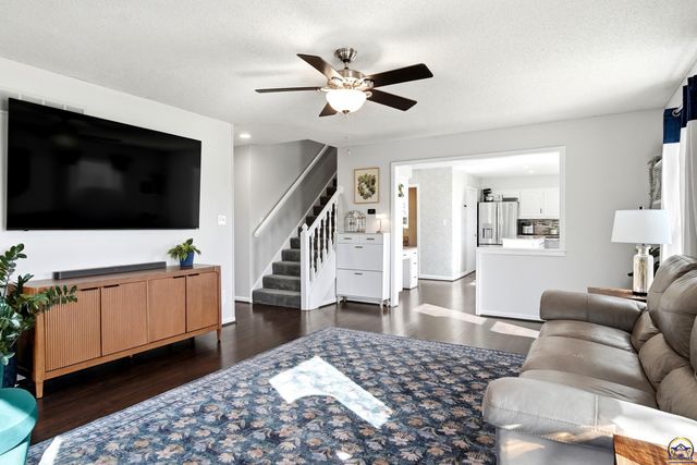 3456 SW Brandywine CT, Topeka, KS 66614