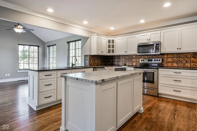 3866 S Cedar Creek Way, New Palestine, IN 46163