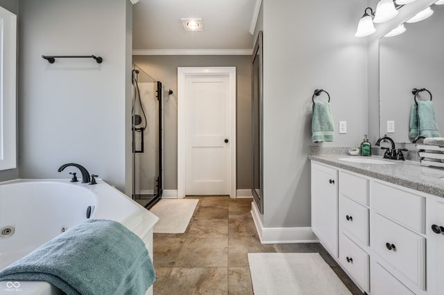 3866 S Cedar Creek Way, New Palestine, IN 46163