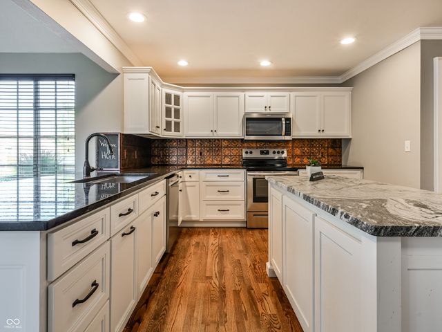 3866 S Cedar Creek Way, New Palestine, IN 46163