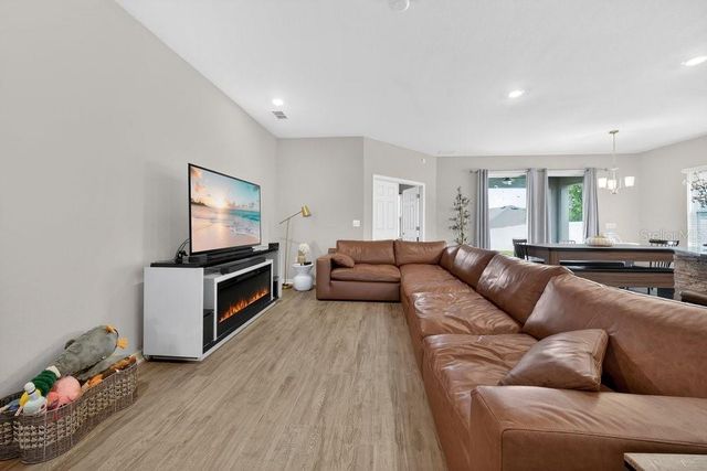 712 DAPHNE DRIVE, Polk City, FL 33868