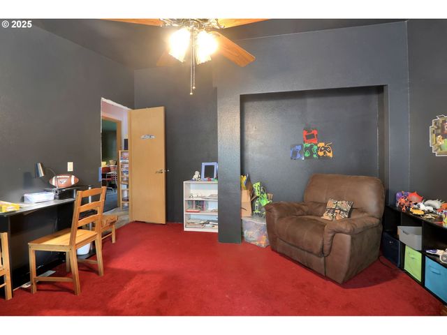 2570 Rosebay St, Eugene, OR 97402