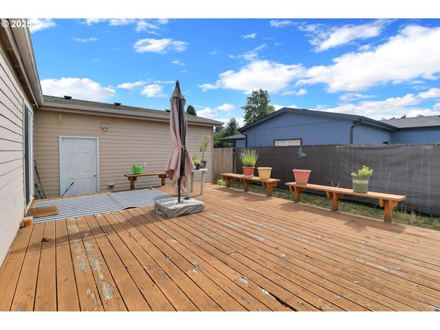2570 Rosebay St, Eugene, OR 97402
