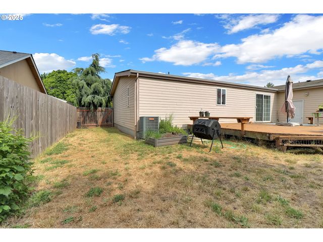 2570 Rosebay St, Eugene, OR 97402
