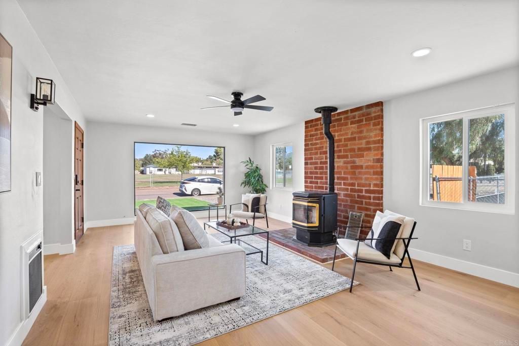 Image 5 of property listing at 611 9TH Street, Ramona, CA 92065