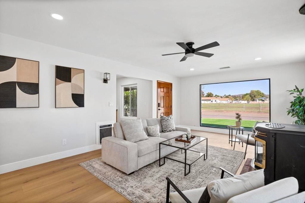 Image 6 of property listing at 611 9TH Street, Ramona, CA 92065