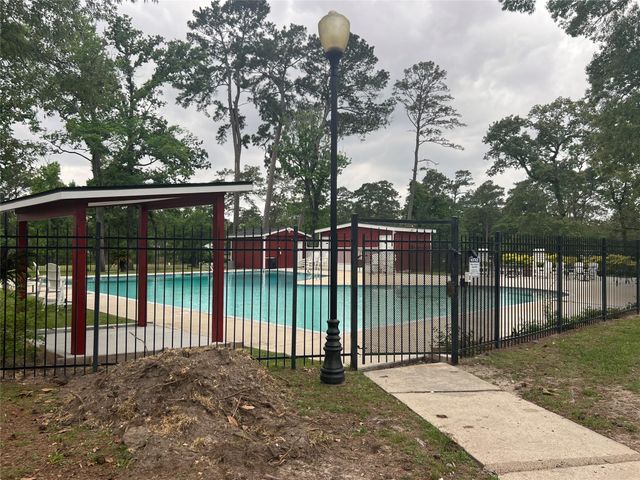 48 Robert E Lee Drive, Conroe, TX 77302