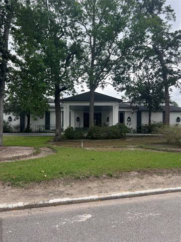 48 Robert E Lee Drive, Conroe, TX 77302