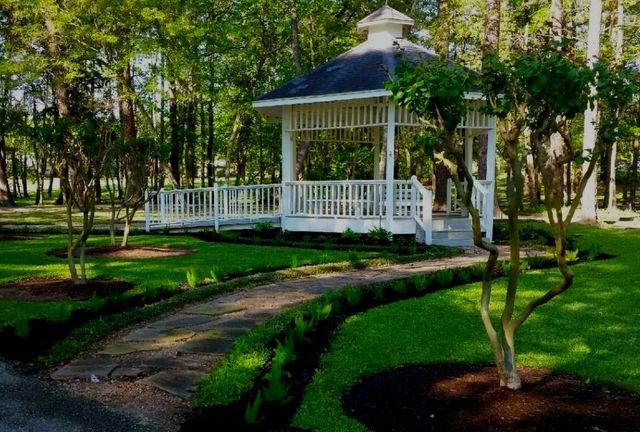 48 Robert E Lee Drive, Conroe, TX 77302