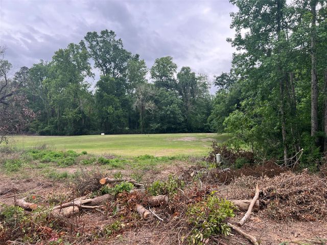48 Robert E Lee Drive, Conroe, TX 77302