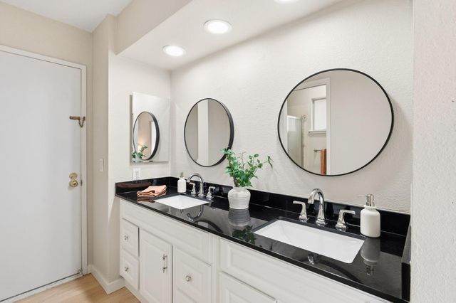 5865 Esrig Way, Sacramento, CA 95841