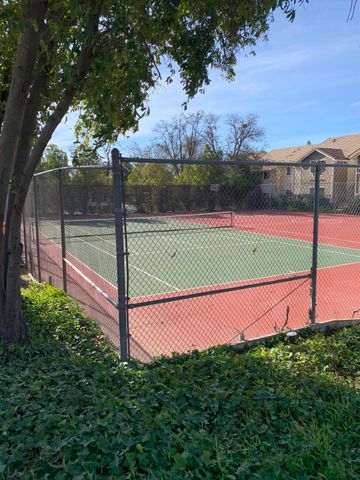 5865 Esrig Way, Sacramento, CA 95841