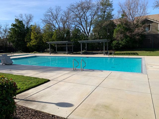 5865 Esrig Way, Sacramento, CA 95841