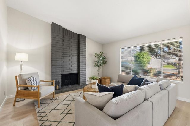 5865 Esrig Way, Sacramento, CA 95841