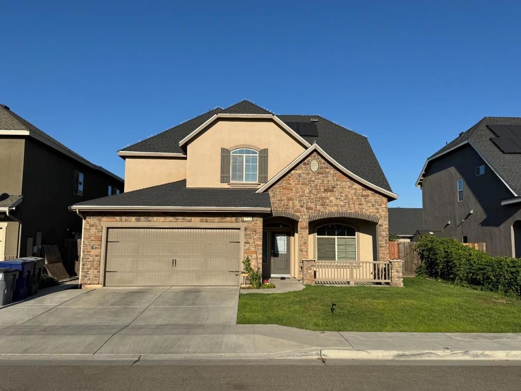 3329 N Shelly Avenue, Fresno, CA 93727