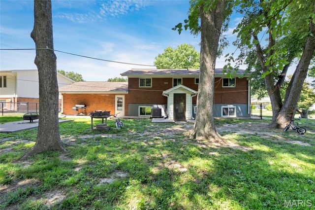 1251 Hawksbury Drive, Arnold, MO 63010