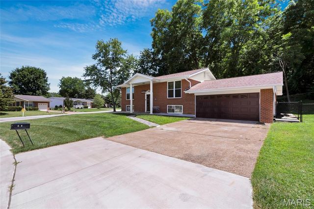 1251 Hawksbury Drive, Arnold, MO 63010