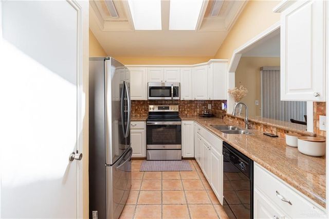 407 Country Club Drive, Alamo, TX 78516