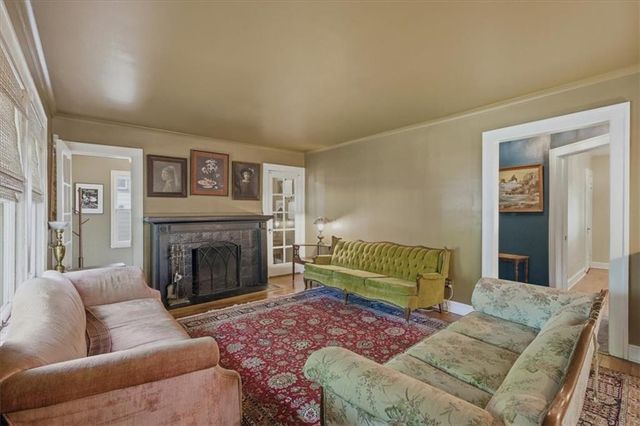 415 E 70th Street, Kansas City, MO 64131