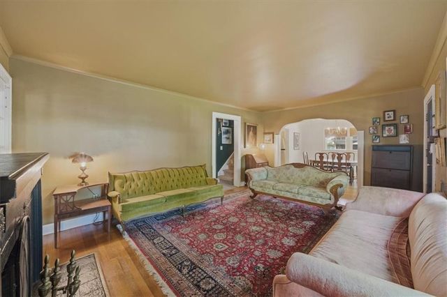 415 E 70th Street, Kansas City, MO 64131