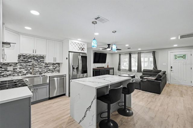 1340 WILLIAMS DRIVE, Clearwater, FL 33764