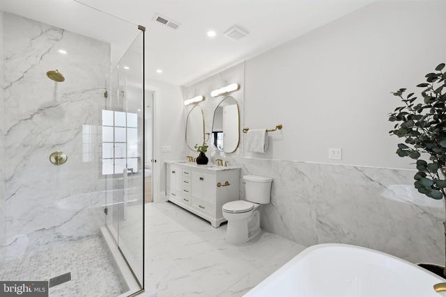 5023 FULTON ST NW, Washington, DC 20016