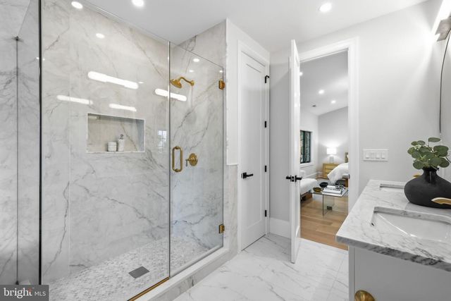 5023 FULTON ST NW, Washington, DC 20016