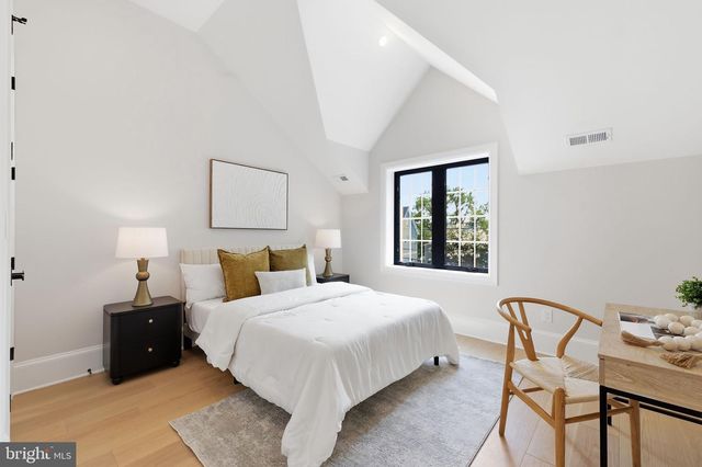 5023 FULTON ST NW, Washington, DC 20016