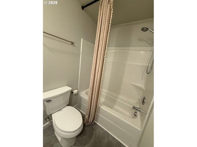 440 MONT St, Canyonville, OR 97417