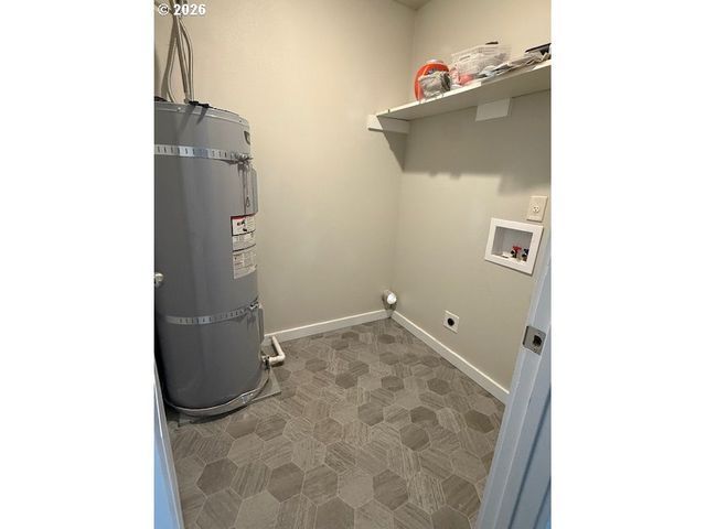 440 MONT St, Canyonville, OR 97417