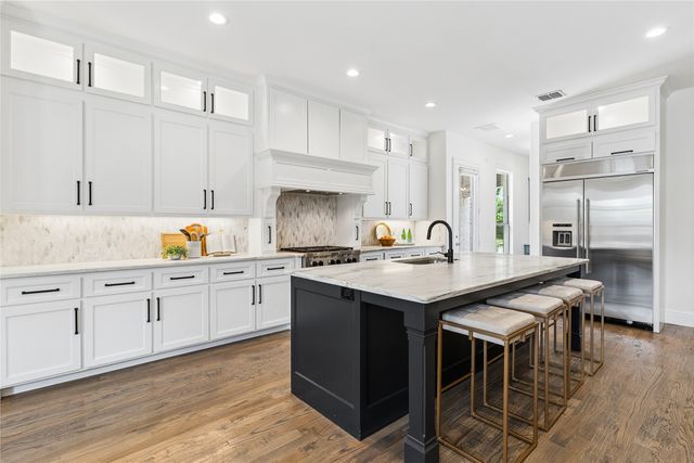 10215 Blackenhurst Lane, Frisco, TX 75033
